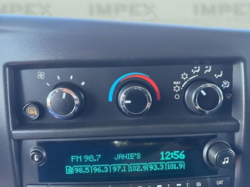 Used 2023 GMC Savana 2500 w/ Driver Convenience Package image 13