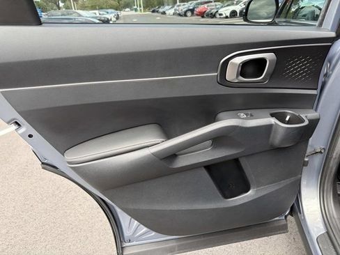 Used 2023 Kia Sorento LX FWD image 12