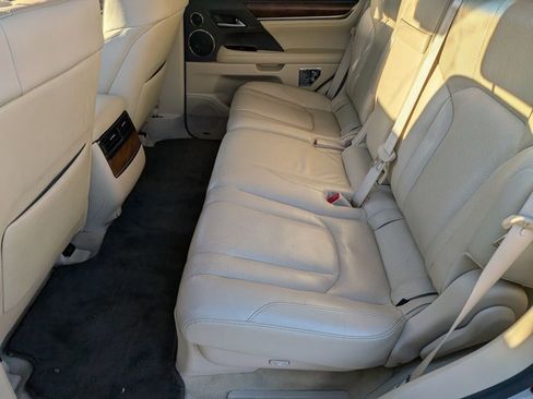Used 2016 Lexus LX 570 4WD image 19