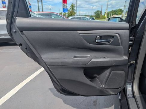 Used 2015 Nissan Altima 2.5 SV FWD image 14