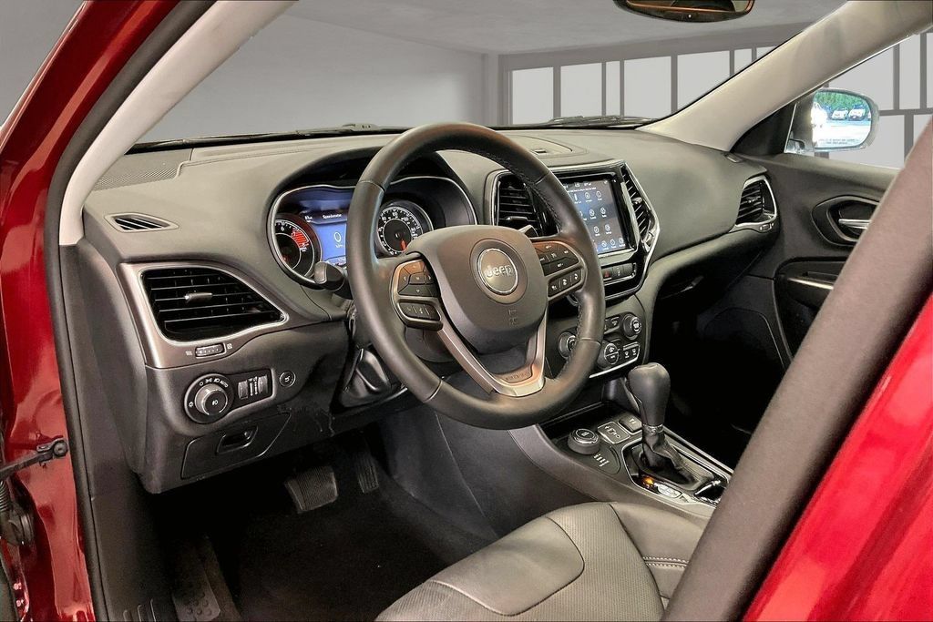 Used 2021 Jeep Cherokee Limited AWD/4WD image 18