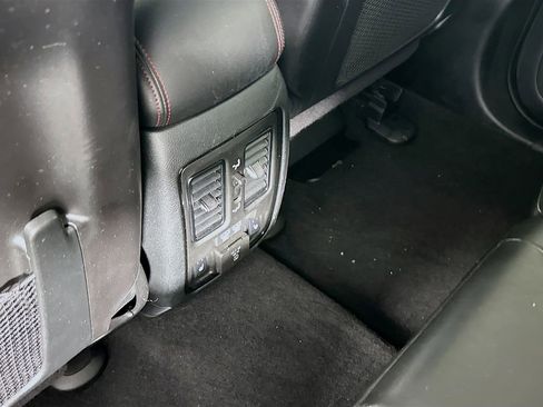 Certified 2025 Dodge Durango GT image 38