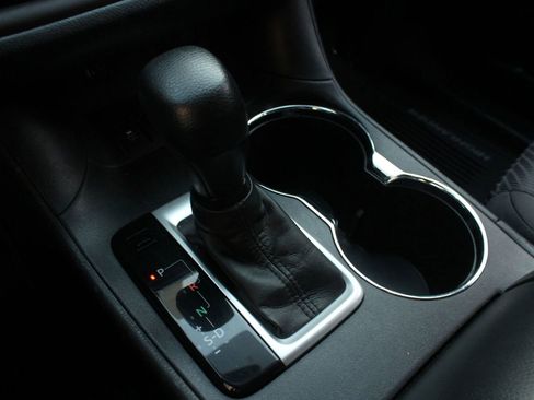 Used 2016 Toyota Highlander LE image 33