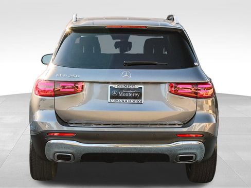 Certified 2024 Mercedes-Benz GLB 250 image 8