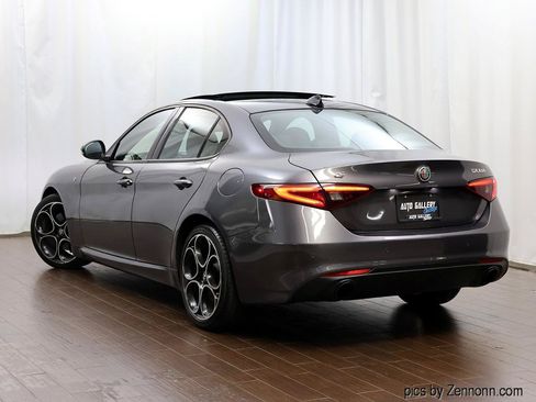 Used 2022 Alfa Romeo Giulia Ti AWD/4WD image 9