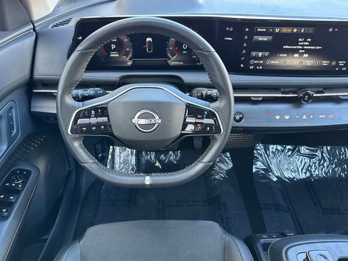 Used 2023 Nissan Ariya FWD image 16