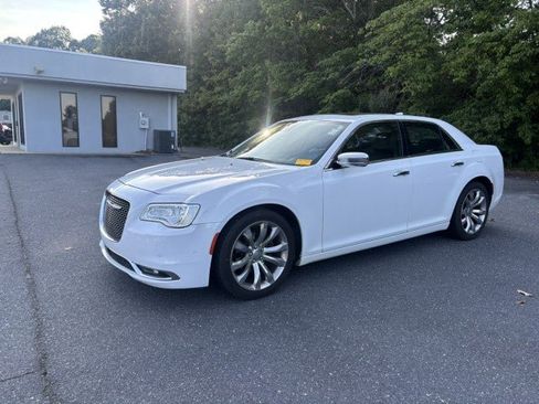 Used 2018 Chrysler 300 Limited w/ Safetytec Plus Group RWD image 2