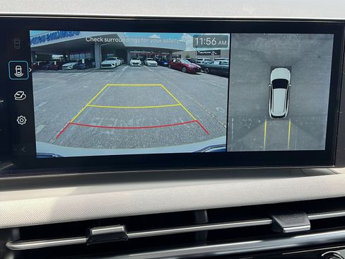 Certified 2025 Hyundai Tucson Limited FWD image 17