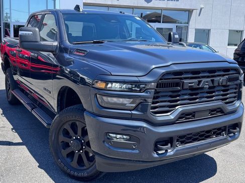 Used 2025 RAM 2500 Big Horn AWD/4WD image 1