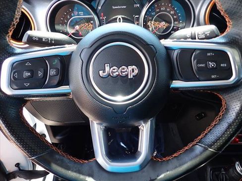 Used 2022 Jeep Gladiator Mojave w/ Cold Weather Group AWD/4WD image 16