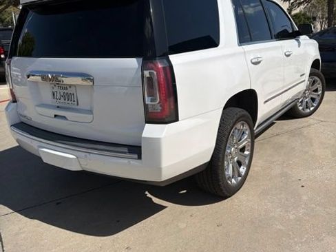 Used 2018 GMC Yukon Denali w/ Open Road Package AWD/4WD image 12