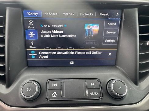 Used 2022 GMC Acadia AT4 w/ Technology Package AWD/4WD image 11