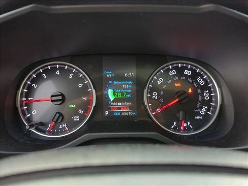 Used 2019 Toyota RAV4 XLE w/ Convenience Package image 9