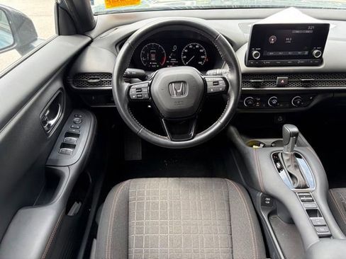 Used 2025 Honda HR-V Sport image 11