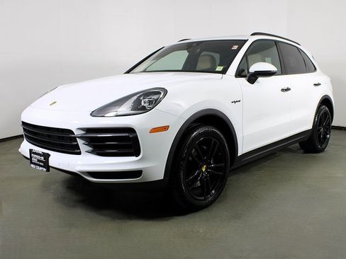 Used 2023 Porsche Cayenne image 1