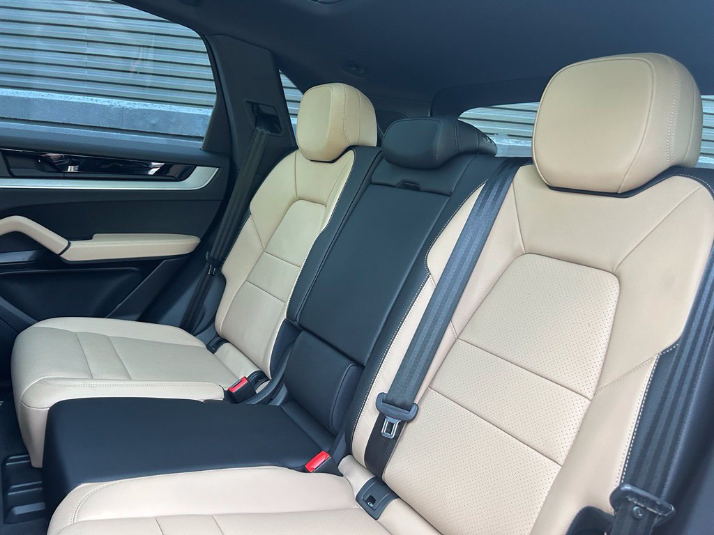 Certified 2026 Porsche Cayenne AWD/4WD image 18
