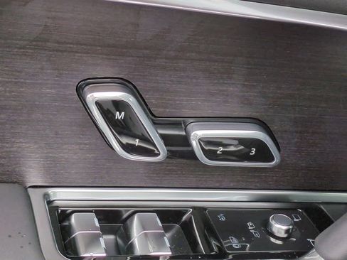 New 2025 Land Rover Range Rover SE image 16