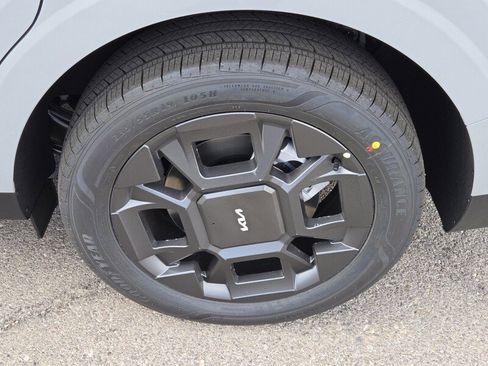 New 2026 Kia Carnival EX image 5