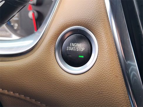 Used 2023 Chevrolet Traverse Premier image 21