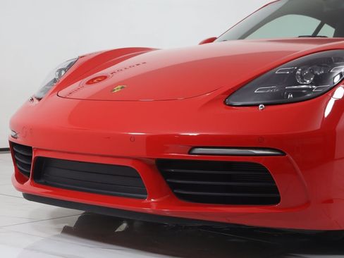 Used 2023 Porsche 718 Cayman S w/ Sport Chrono Package image 98