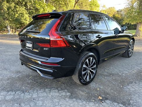 New 2025 Volvo XC60 B5 Core w/ Protection Package Premier image 8