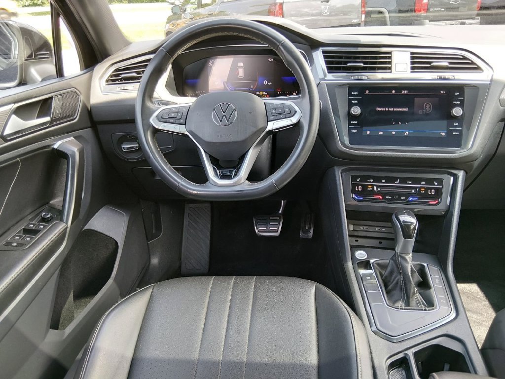 Used 2023 Volkswagen Tiguan SE R-Line FWD image 11