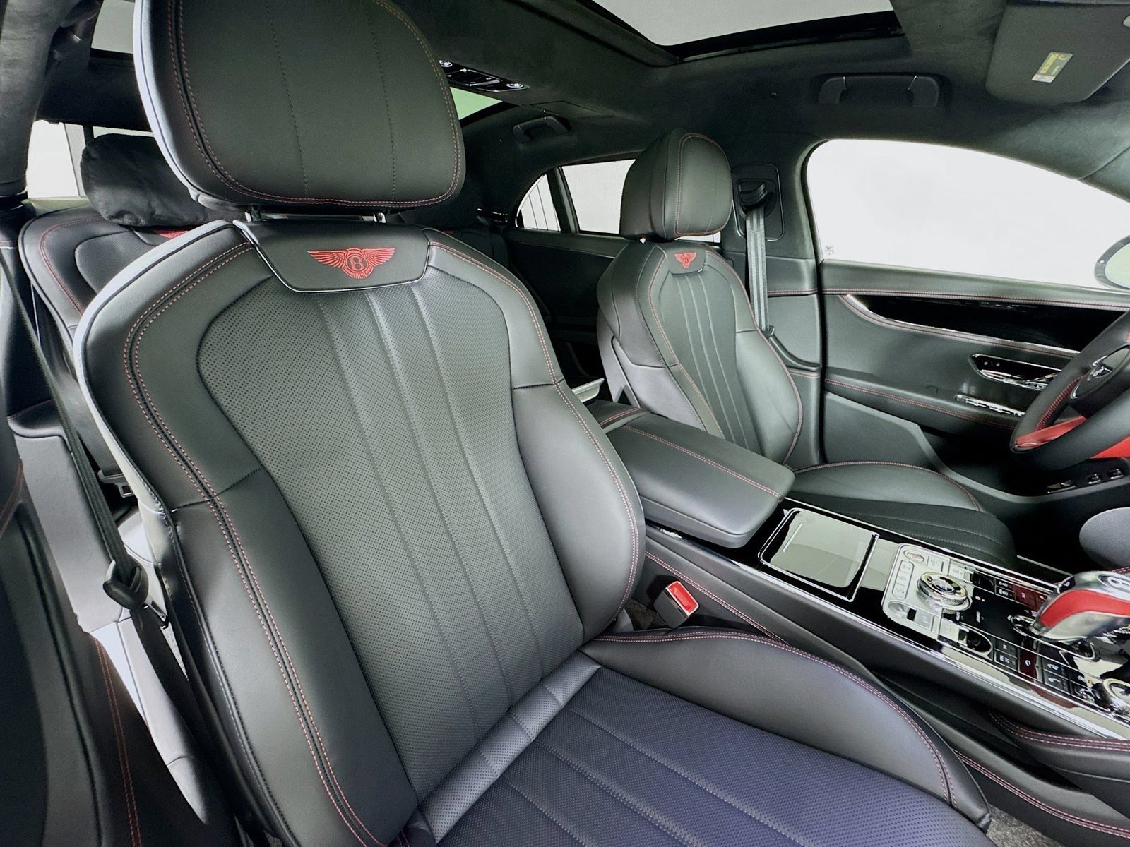 Used 2026 Bentley Flying Spur V8 AWD/4WD image 28