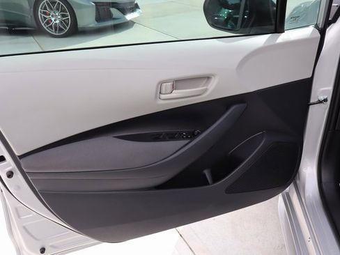 Used 2023 Toyota Corolla LE image 23