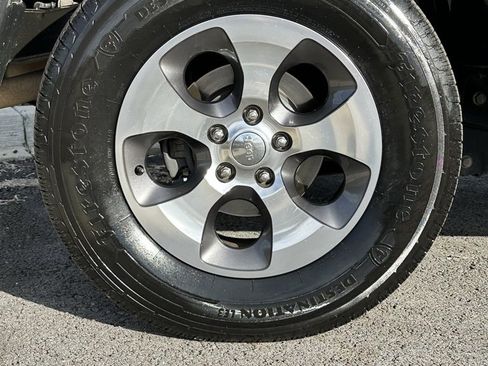 Used 2018 Jeep Wrangler Unlimited Sahara image 19