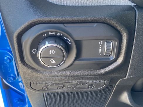 New 2025 Jeep Gladiator Willys image 27