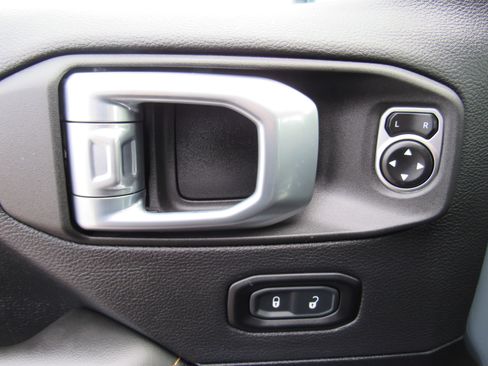 Used 2024 Jeep Wrangler Sahara w/ Safety Group image 13