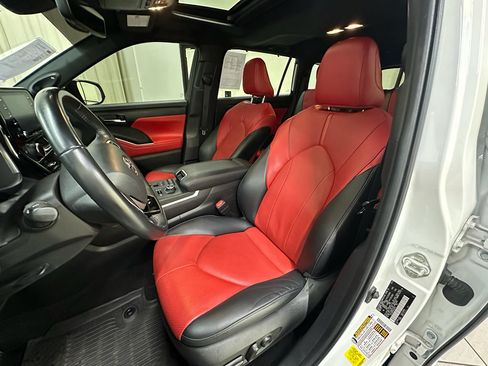 Used 2022 Toyota Highlander XSE AWD/4WD image 26