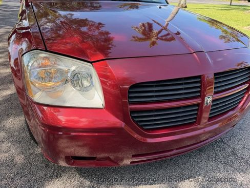 Used 2005 Dodge Magnum SE RWD image 29