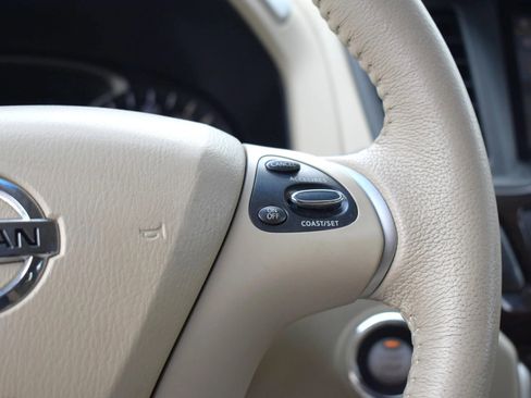 Used 2013 Nissan Pathfinder SL image 22