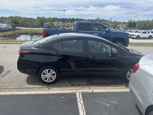 Used 2025 Nissan Versa S w/ Trunk Package image 11