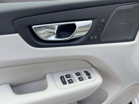 New 2026 Volvo XC60 T8 Ultra w/ Protection Package Premier image 29