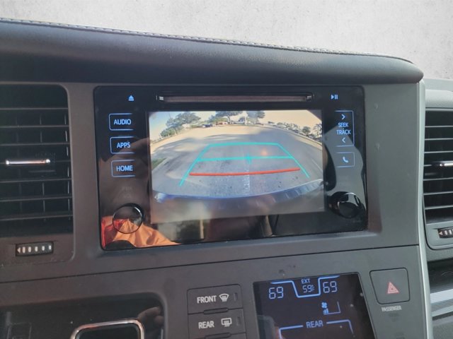 Used 2015 Toyota Sienna SE FWD image 14