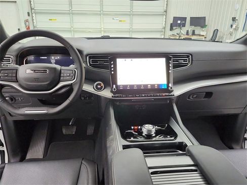 New 2026 Jeep Grand Wagoneer 4WD image 24