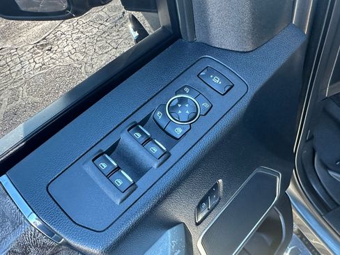 Used 2017 Ford F250 Lariat w/ Chrome Package image 11