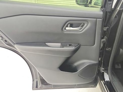 Used 2024 Nissan Rogue SV AWD/4WD image 27