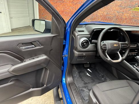 Used 2023 Chevrolet Colorado LT w/ LT Convenience Package AWD/4WD image 7