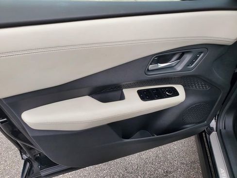 Certified 2023 Nissan Ariya FWD image 17