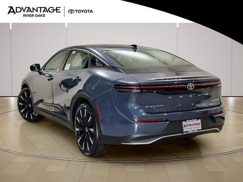 New 2026 Toyota Crown Platinum image 5