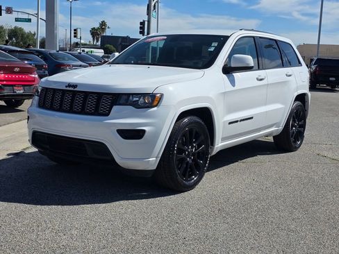 Certified 2021 Jeep Grand Cherokee Laredo X image 10