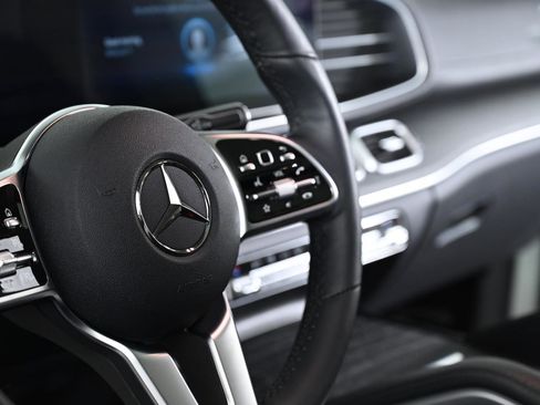 Used 2023 Mercedes-Benz GLS 450 4MATIC image 12