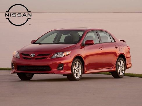 Used 2013 Toyota Corolla LE FWD image 1
