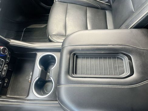 Used 2021 Chevrolet Suburban Premier image 21