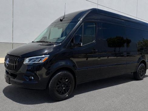 Used 2025 Mercedes-Benz Sprinter 2500 image 39