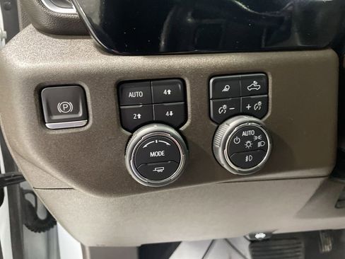 Used 2024 Chevrolet Silverado 2500 LTZ image 12