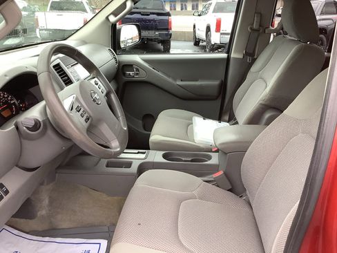 Used 2014 Nissan Frontier SV AWD/4WD image 11